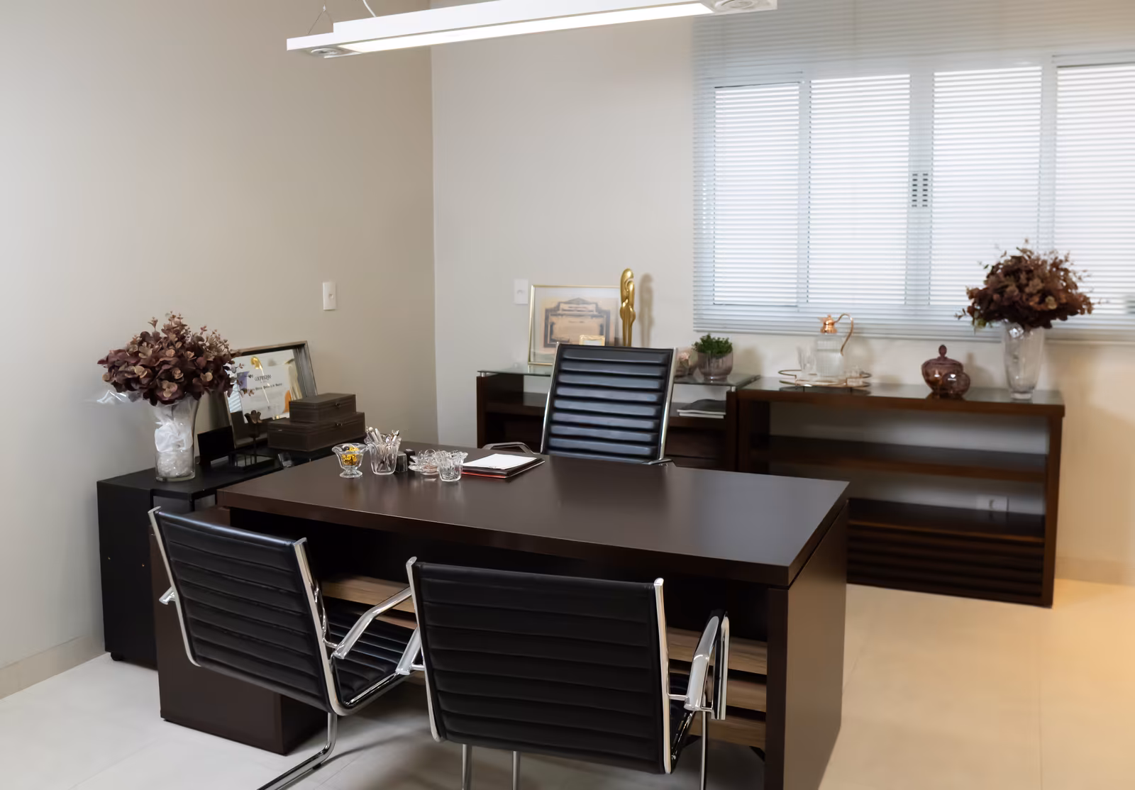 Sala de atendimento e área interna da Cliningá — foto 2