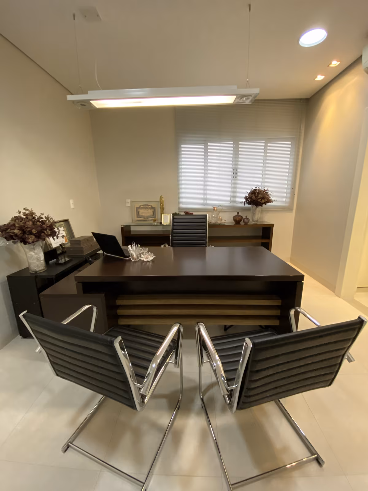 Sala de atendimento e área interna da Cliningá — foto 24
